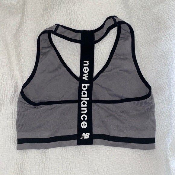 New Balance Women’s sports bra - Picture 2 of 3